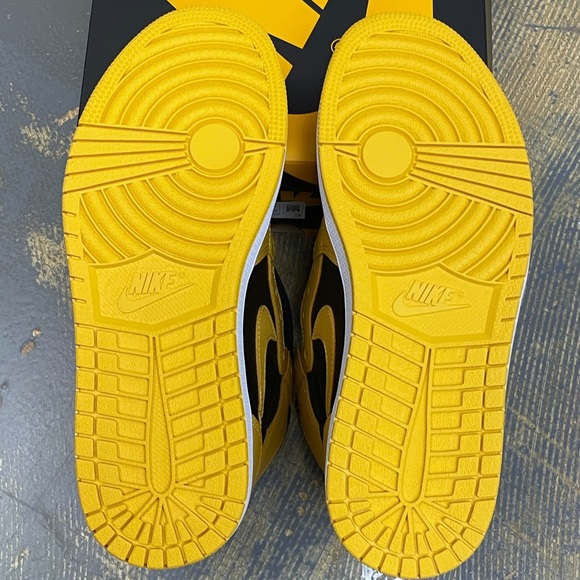 Nike Air Jordan 1 High OG Retro Pollen 555088-701 Yellow Lakers - Picture 7 of 10